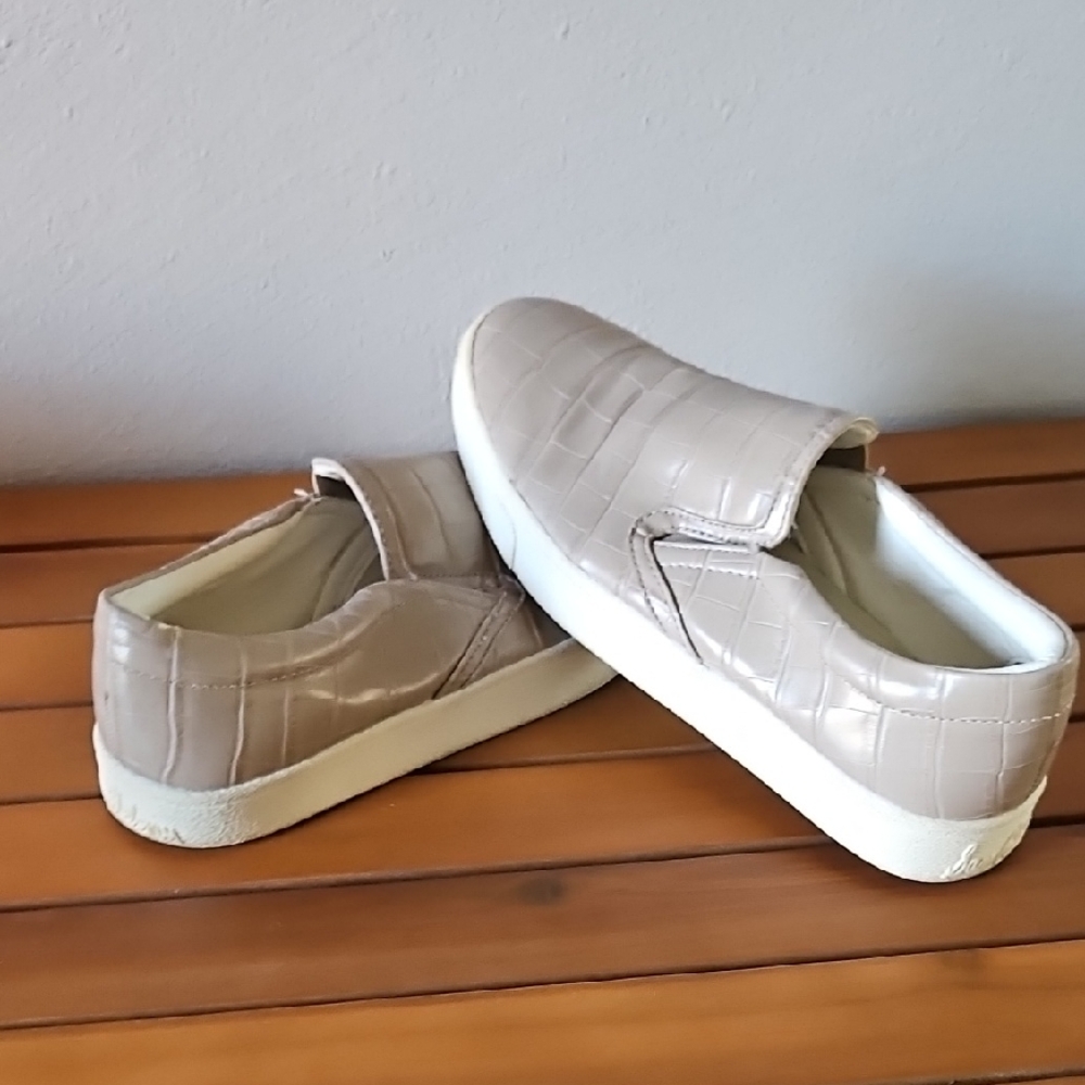 Sam Edelman Beige Croc-Embossed Loafers